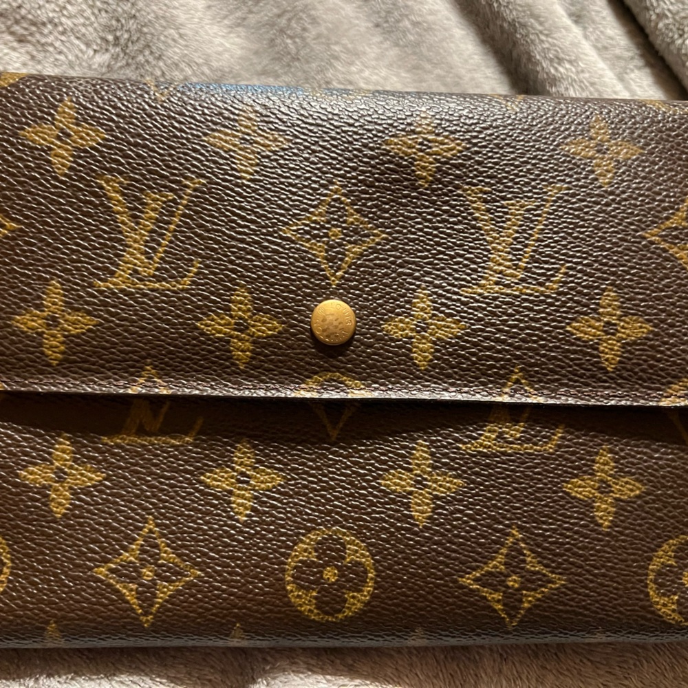 Louis Vuitton Vintage Monogram Pochette Passport